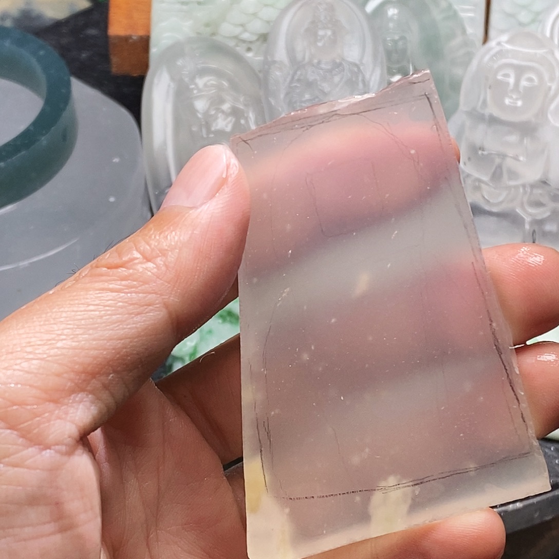 与***尘未镶嵌纯天然定制石英质玉纯天然俄罗斯玻璃种
