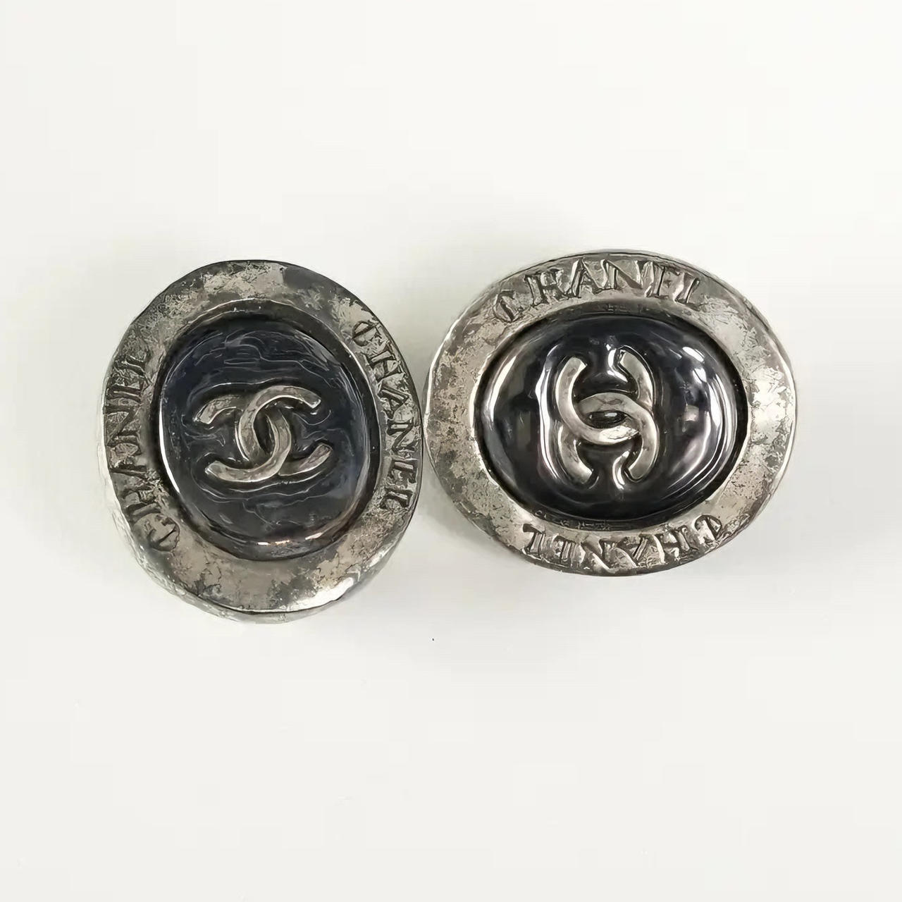 Chanel 银色康鹏琉璃耳夹