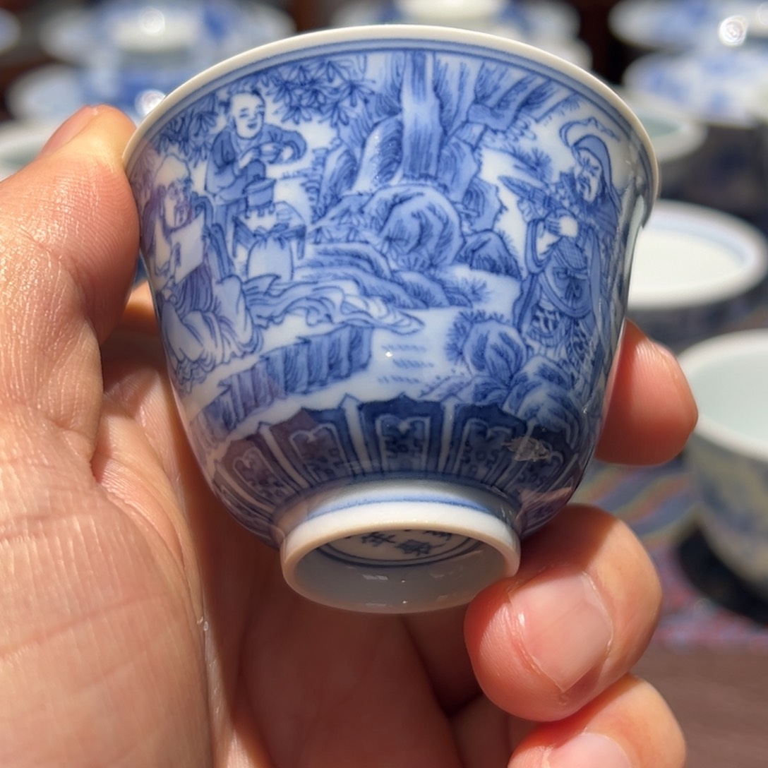 杯青花罗汉人物故事铃铛杯口径约6厘米