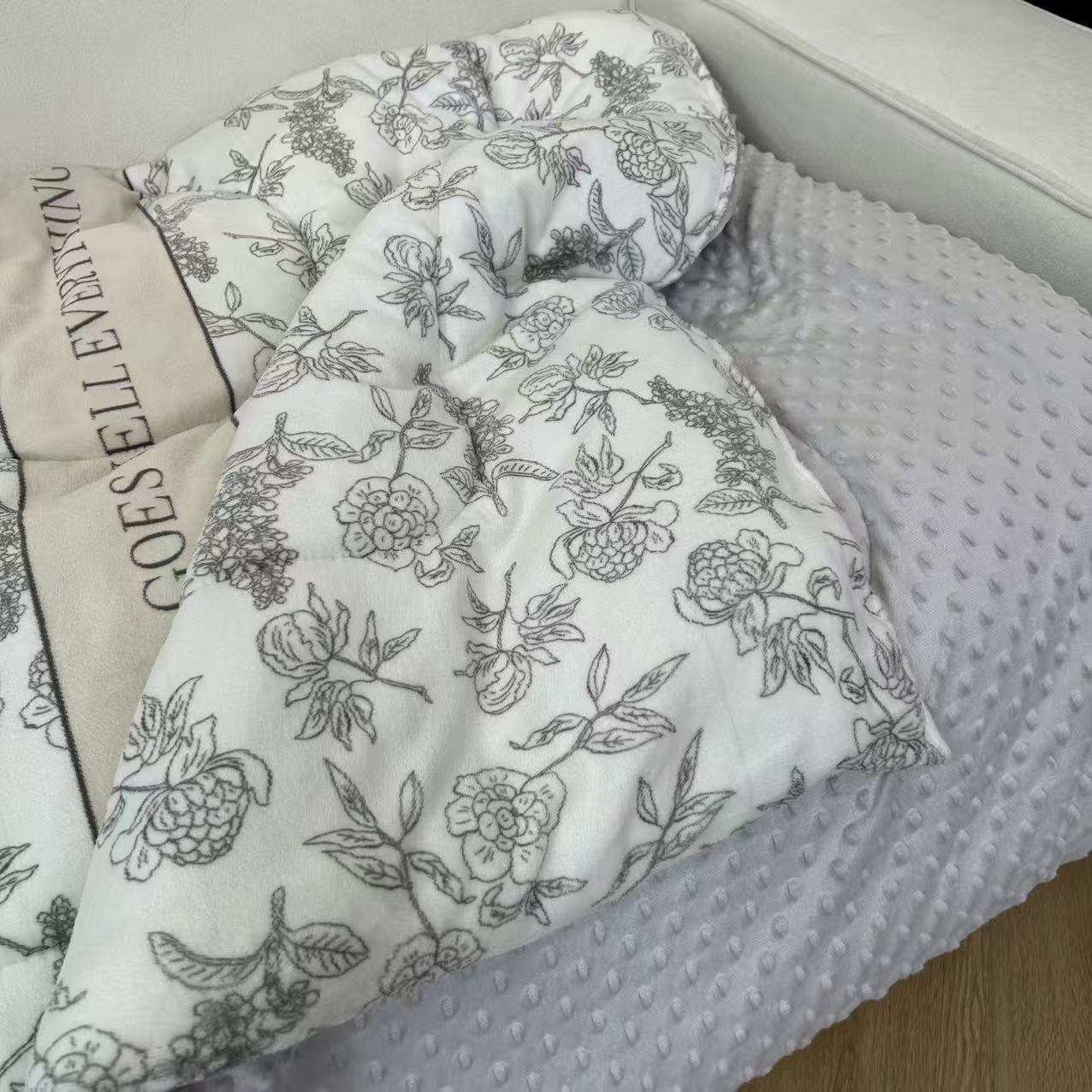 5.6斤 200*230cm 软糯亲肤加厚保暖家用豆豆被Y121（花型安排着来）