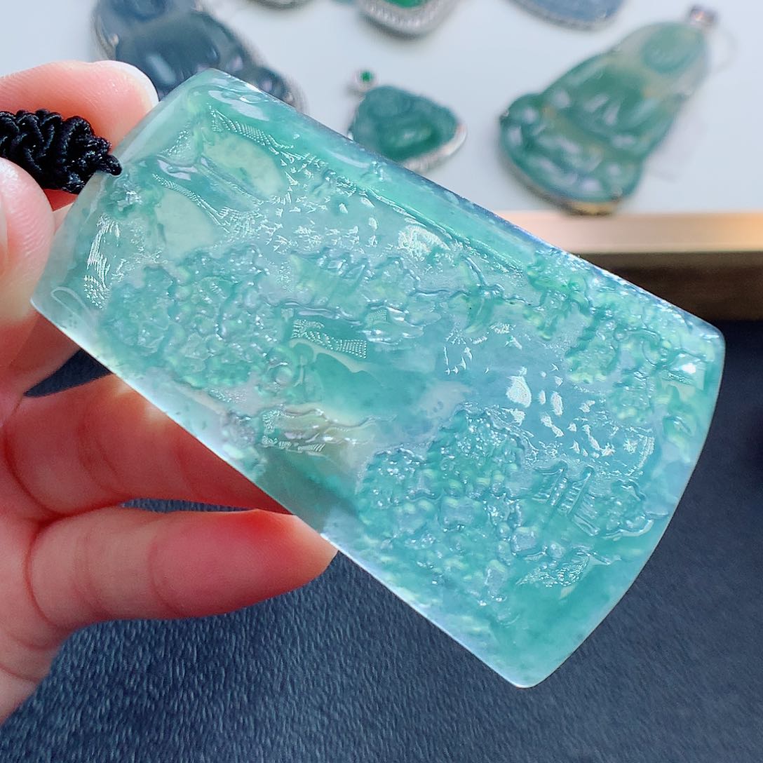 翡翠颈饰未镶嵌翡翠