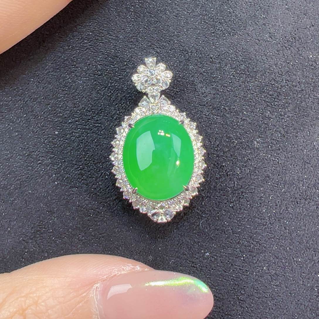 翡翠吊坠(不含链)18K金镶嵌蛋面