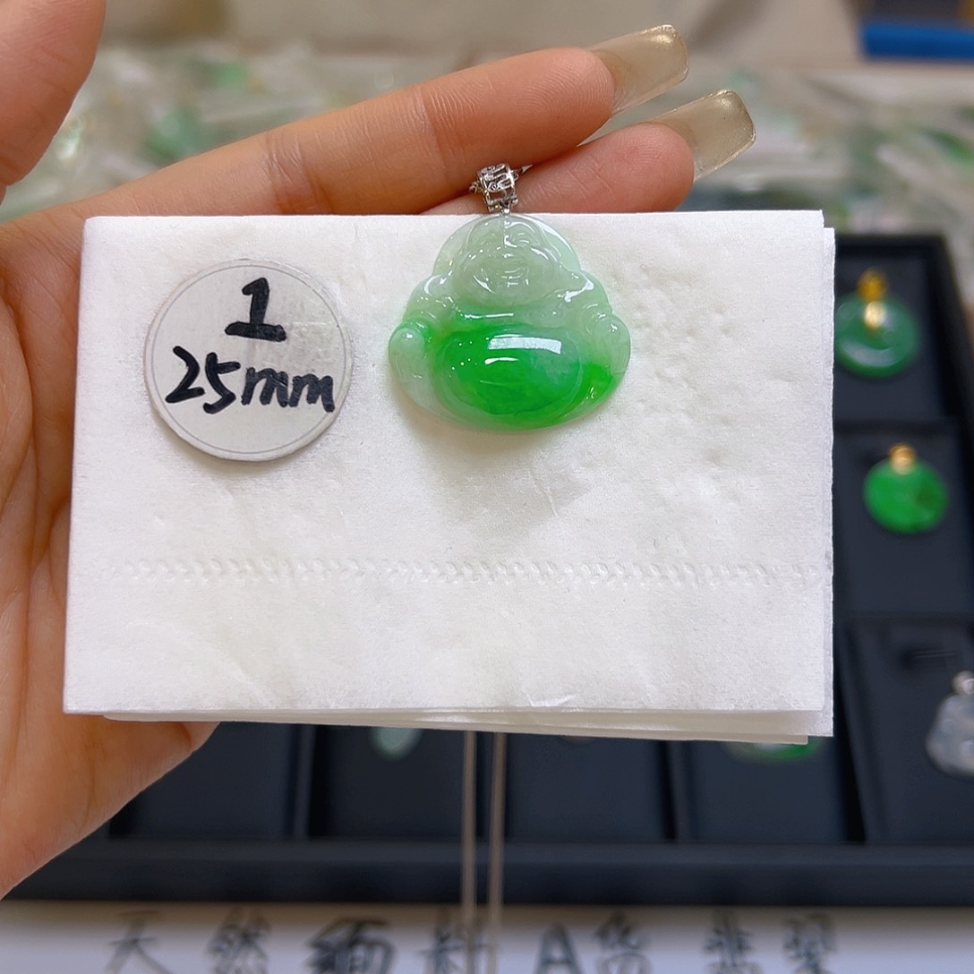 翡翠颈饰18K金镶嵌翡翠