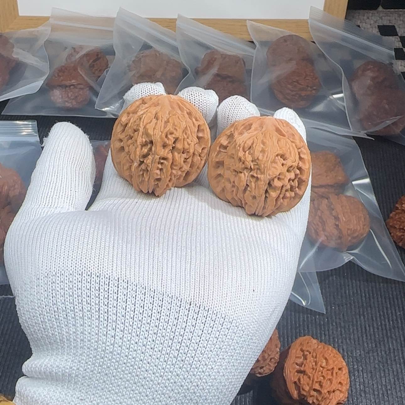 【闪购商品】文玩核桃把件四座楼