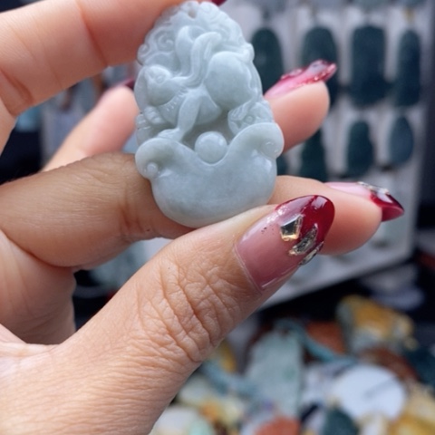 翡翠颈饰未镶嵌翡翠
