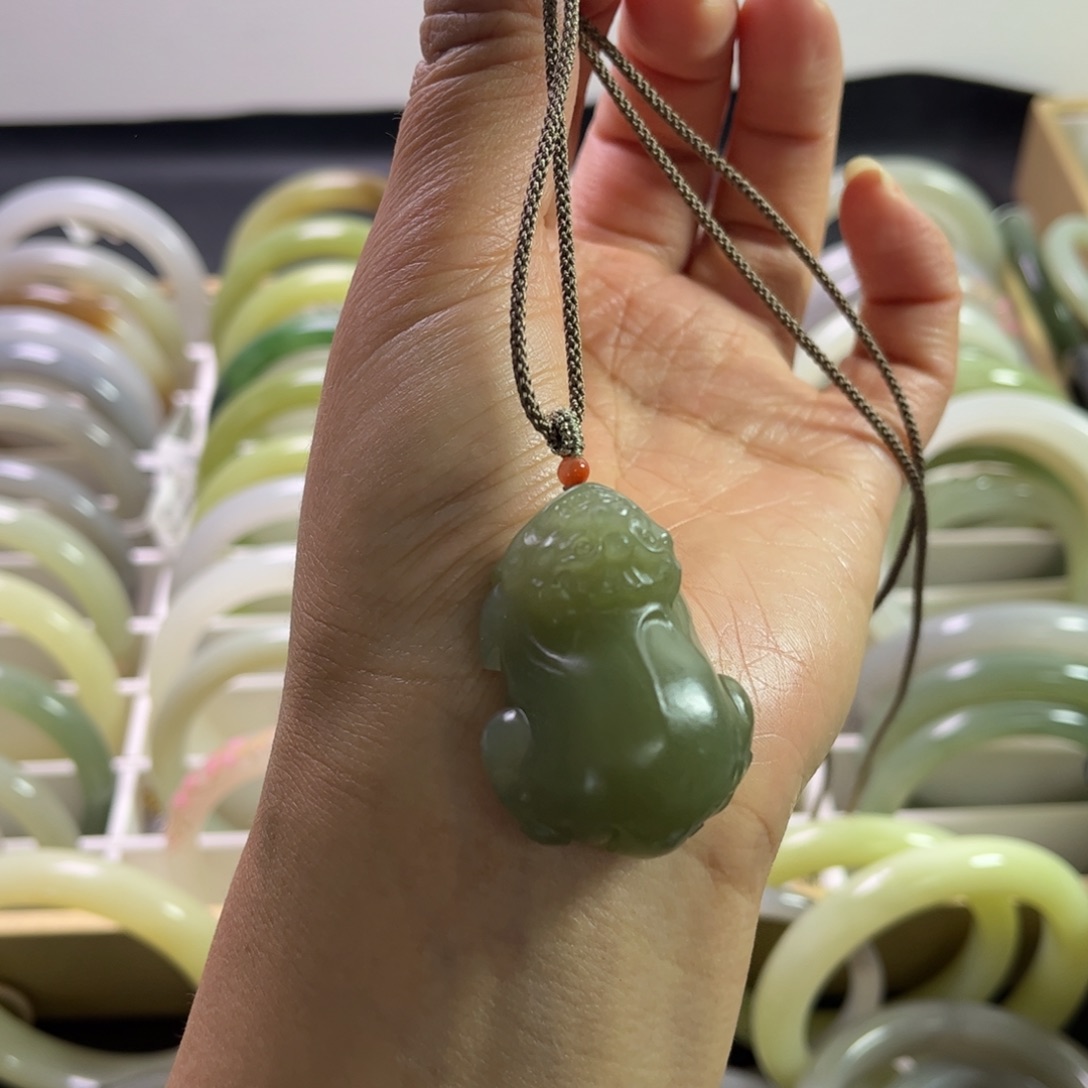 和田玉吊坠未镶嵌