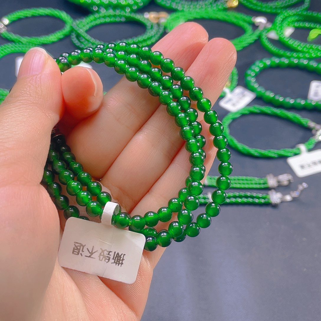 翡翠未镶嵌颈饰卡5
