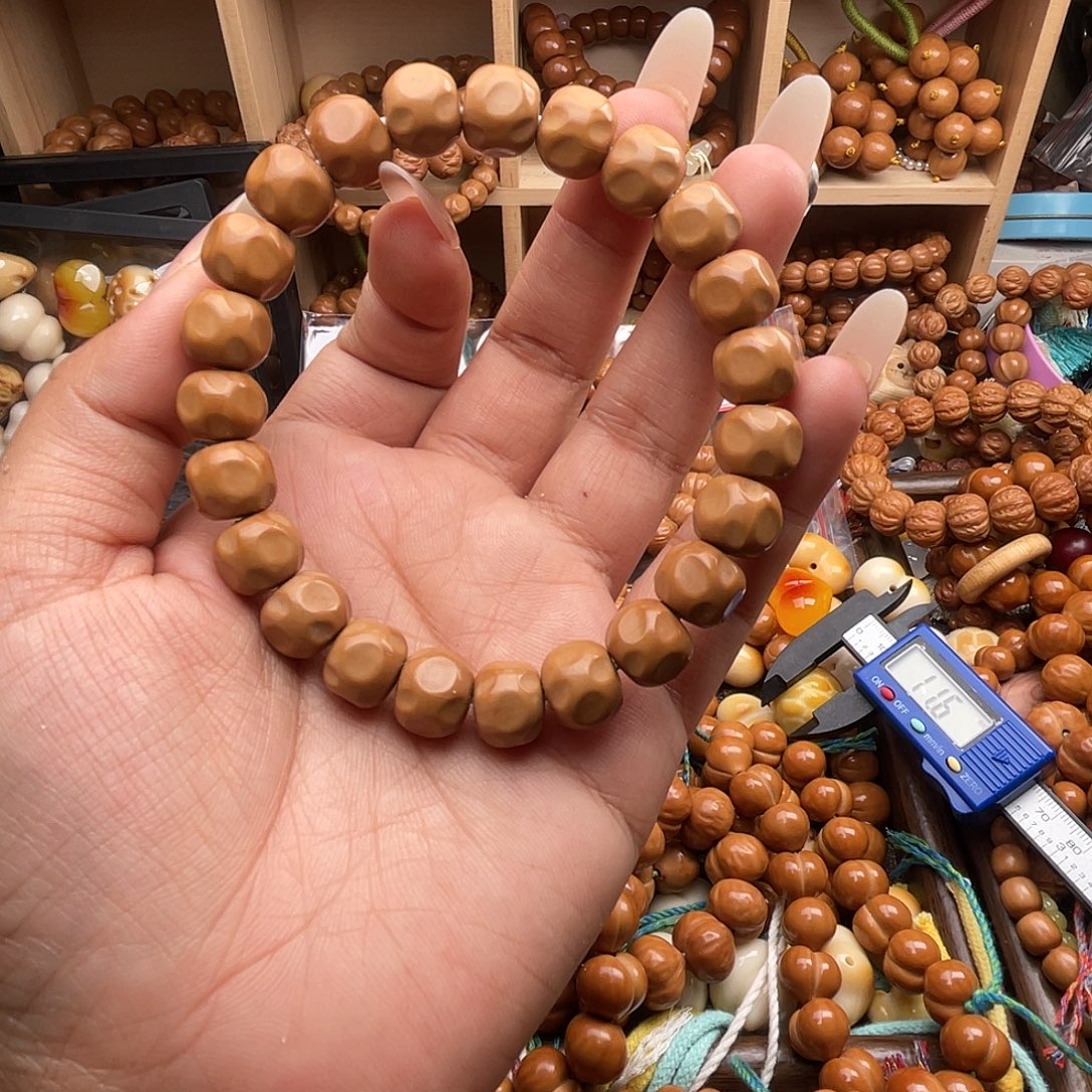 猴头核桃手串11+全品奶酪