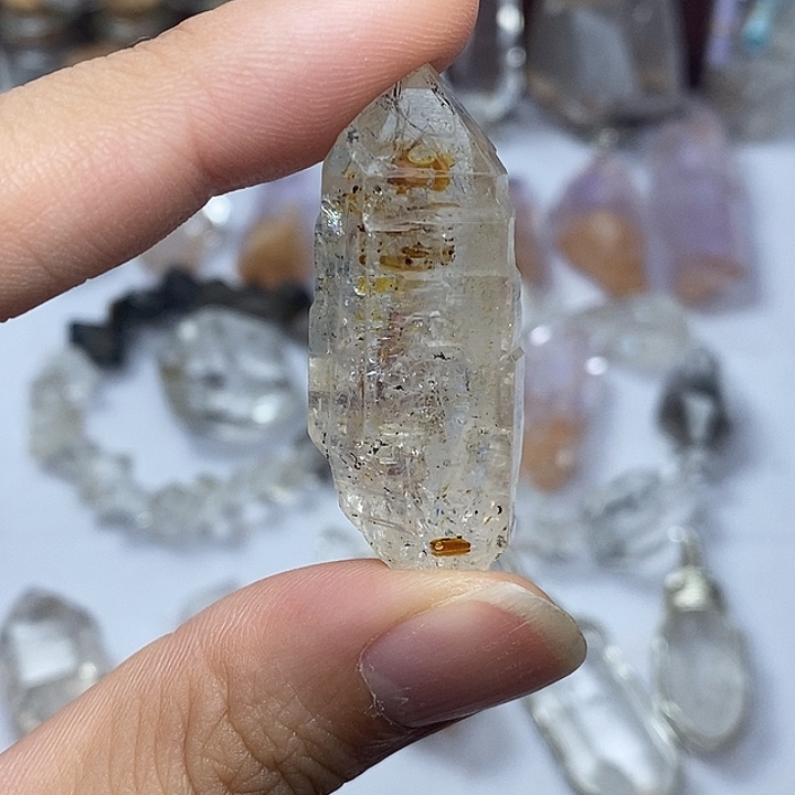 未镶嵌颈饰水晶活胆活油