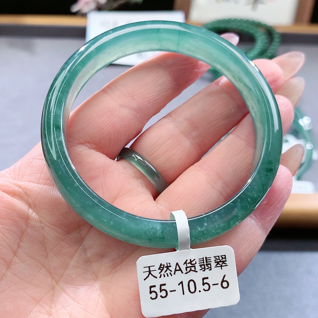 翡翠手镯（圆镯）未镶嵌
