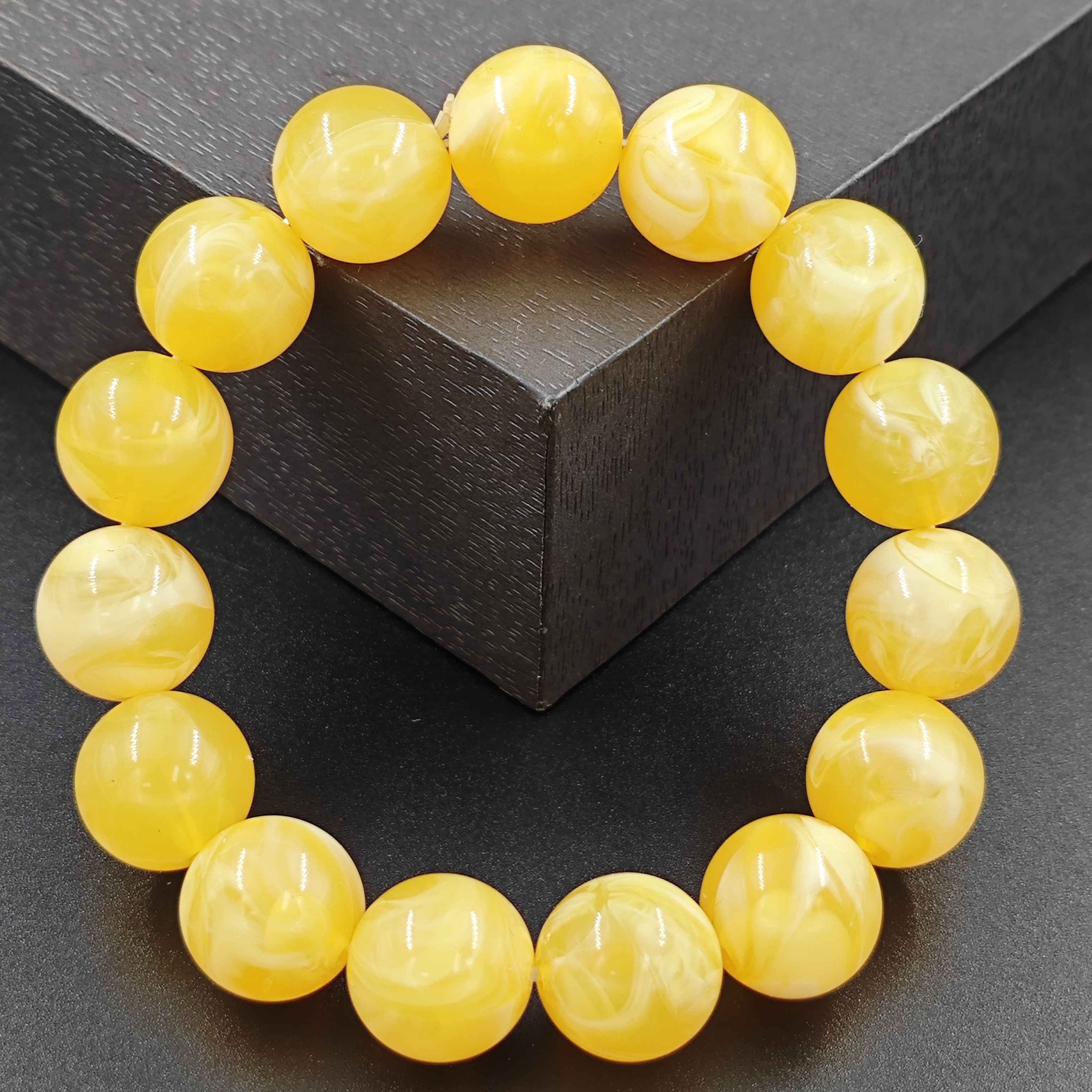 G251气质百搭精美经典满油蜡色树脂手链手串