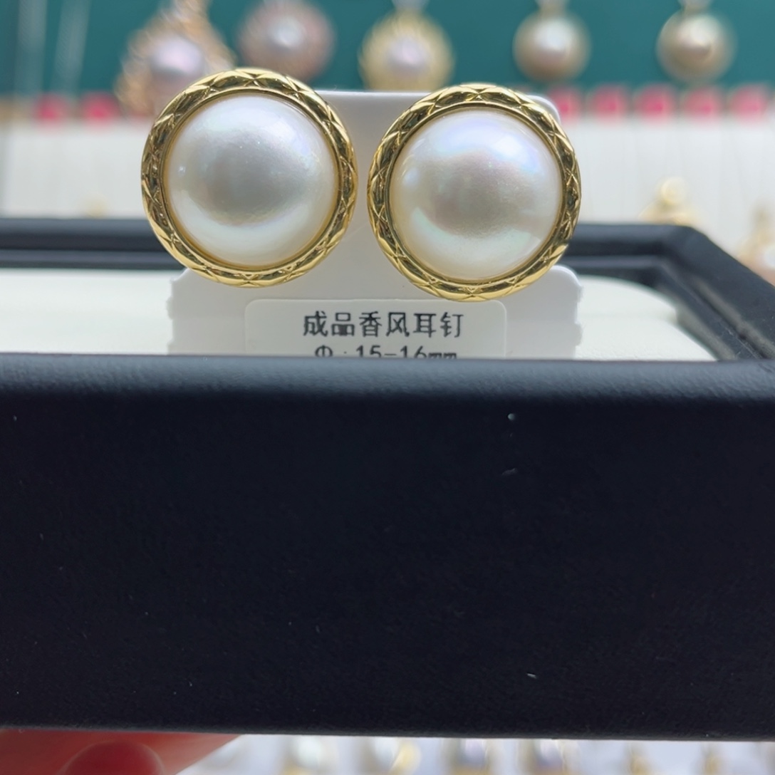 拼合珍珠（马贝珠）耳钉18K金镶嵌绿***翰