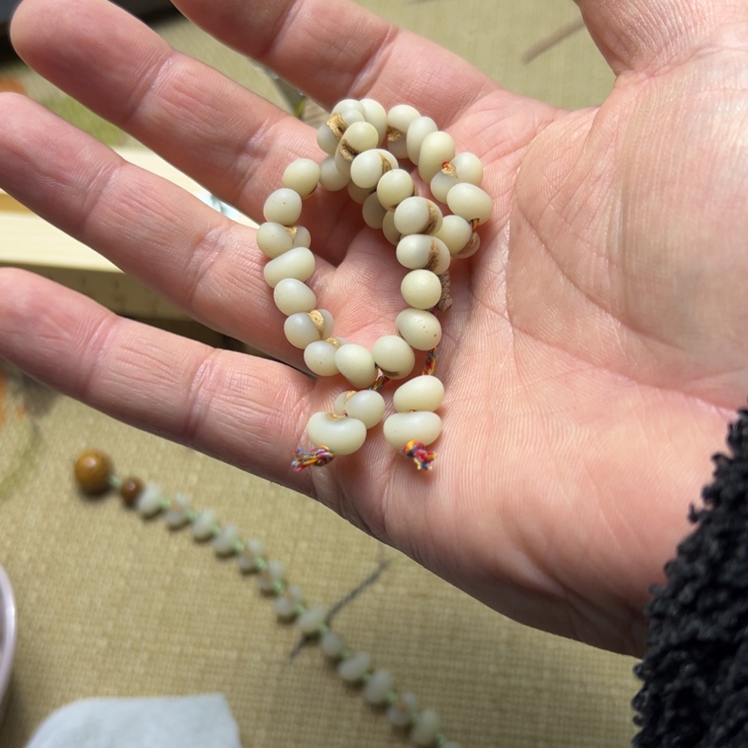 木质金佛草彩绳款一串