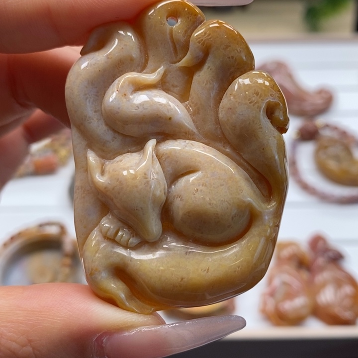 硅化玉颈饰未镶嵌九尾狐雕刻吊坠 36号链接