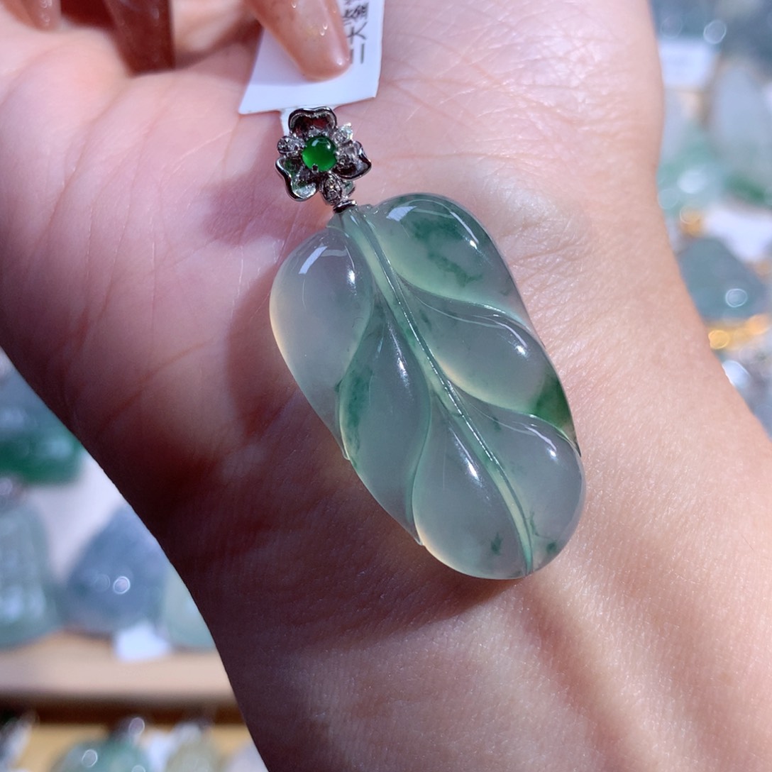 翡翠吊坠(不含链)18K金镶嵌