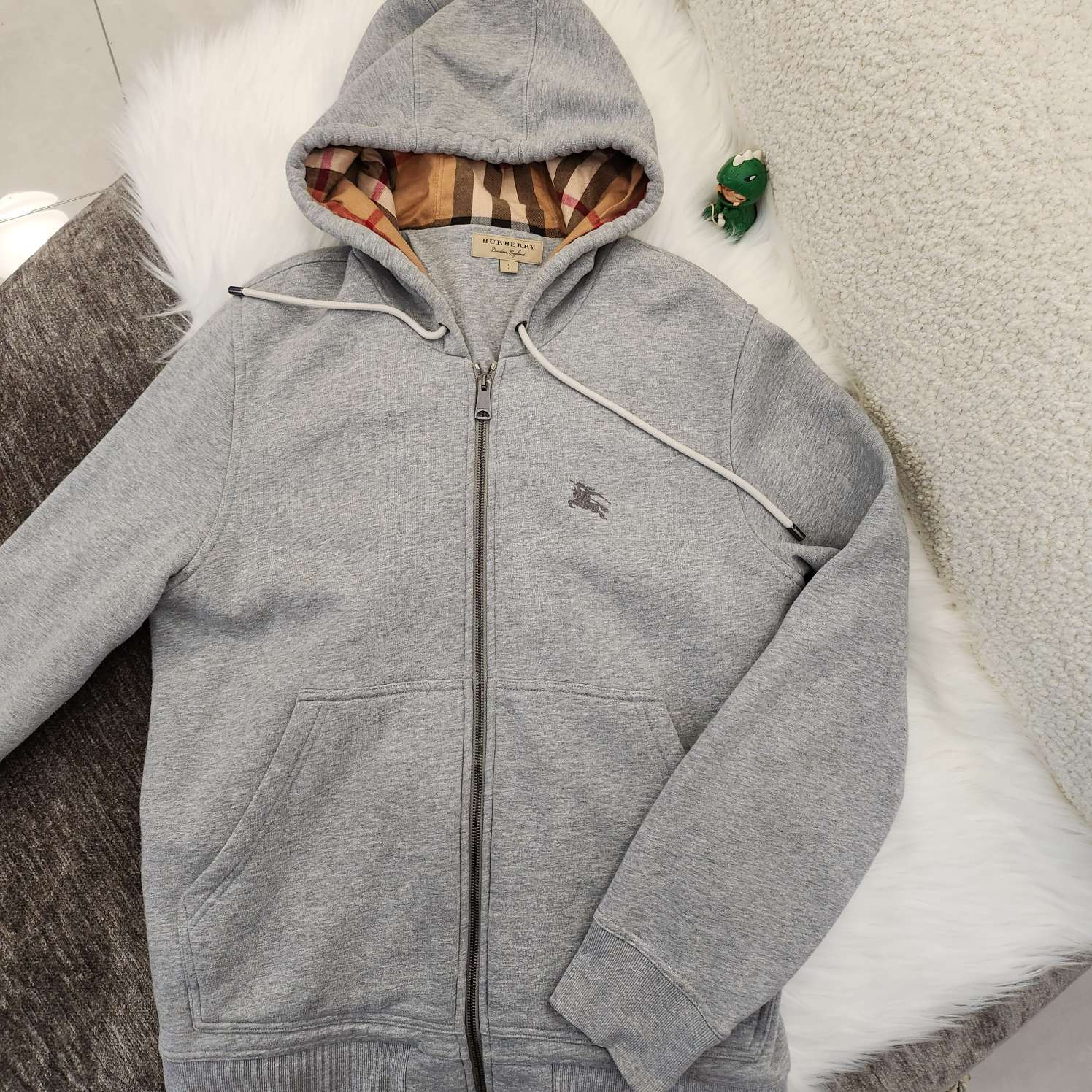 99新 BURBERRY/博柏利 Y3272 灰色格纹外套 L码