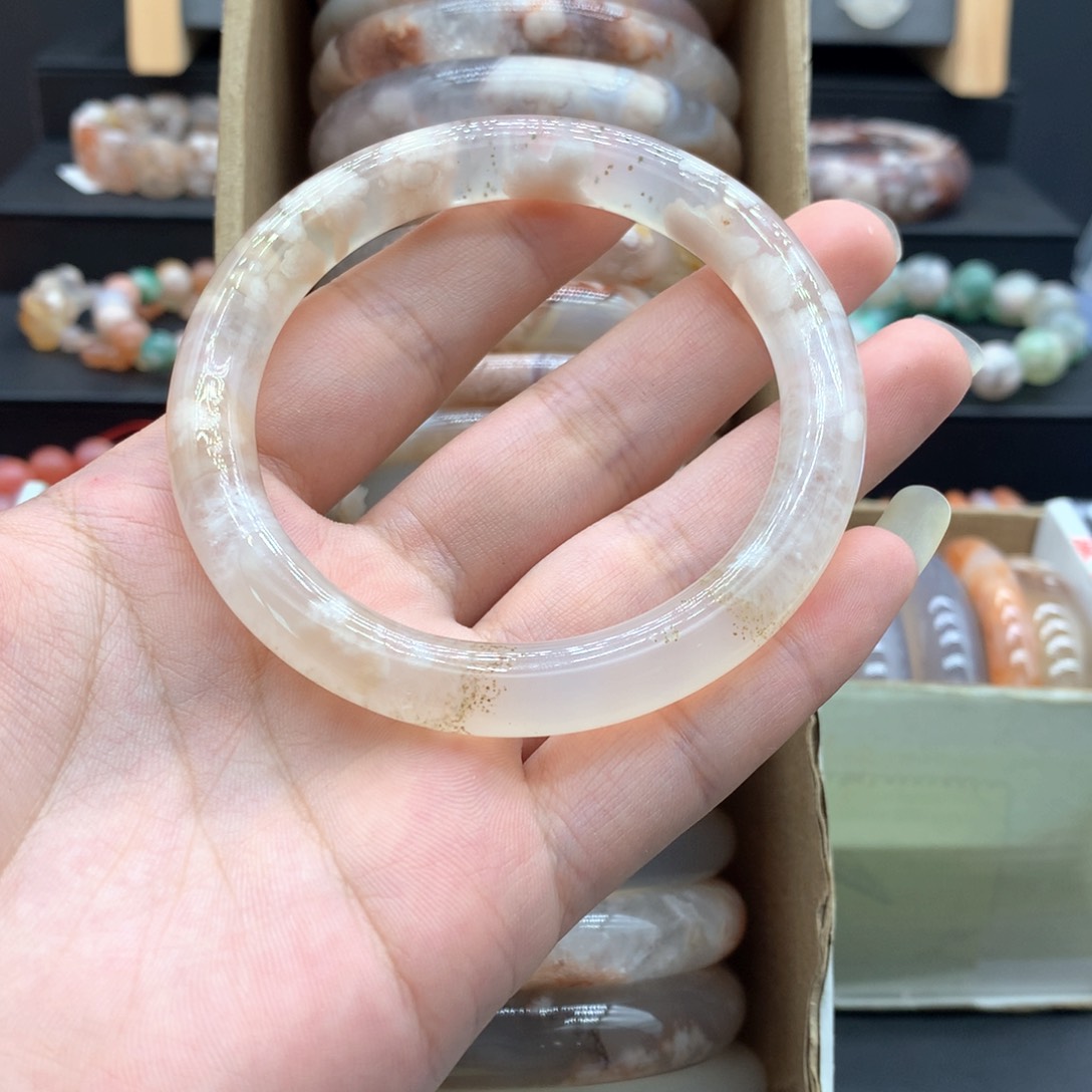 【闪购商品】手镯玛瑙/玉髓未镶嵌芋***呼