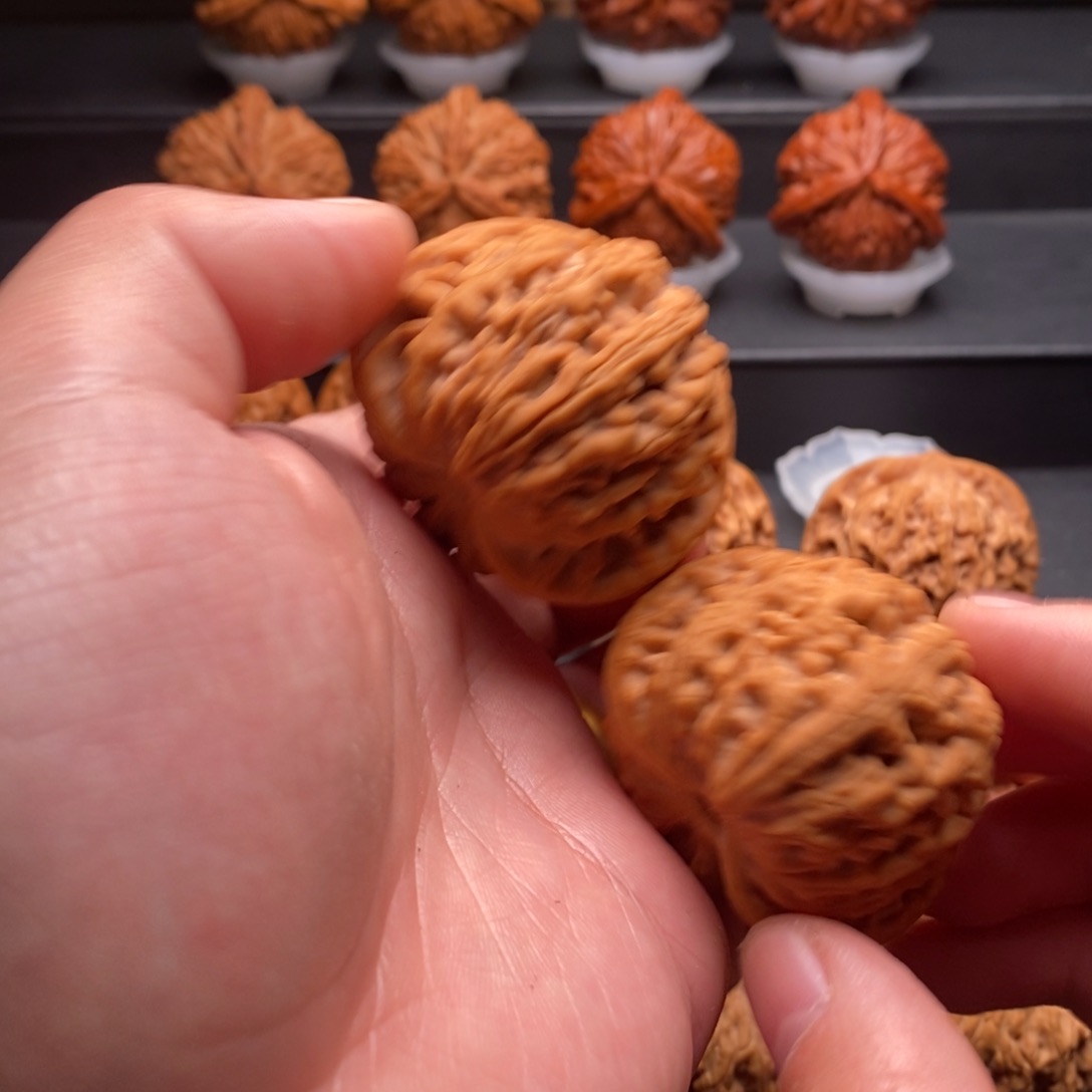 文玩核桃把件M****8核为贵