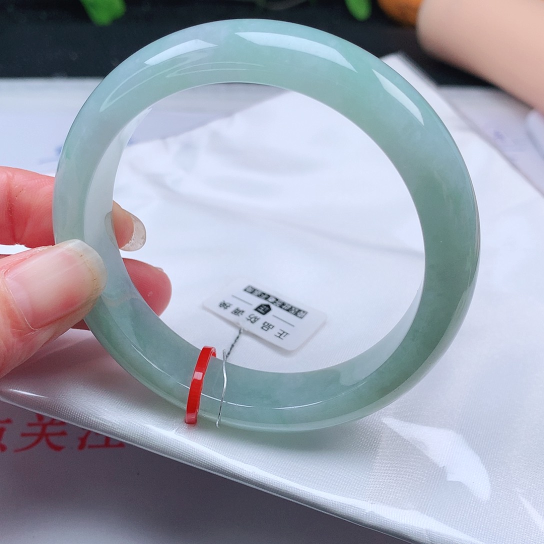 翡翠手镯未镶嵌58圈