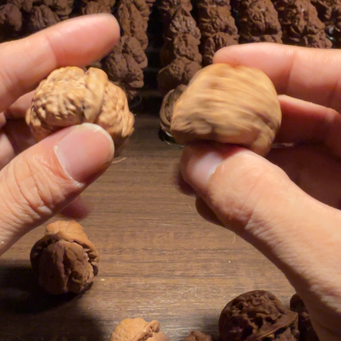 芳***月文玩核桃吊坠蛤蟆的眼睛是真的好看啊我