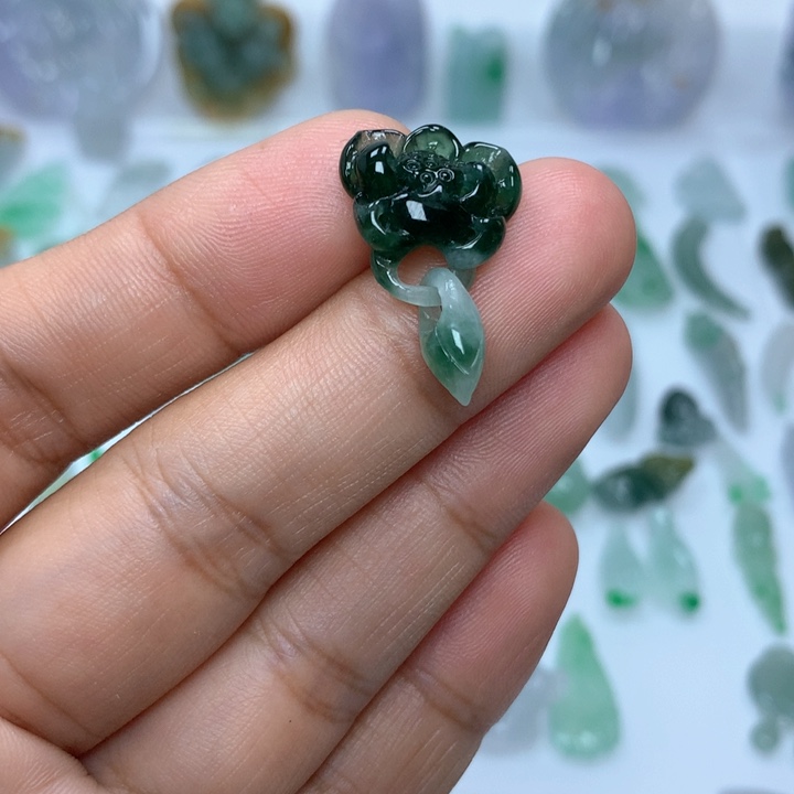 翡翠未镶嵌吊坠(不含链)