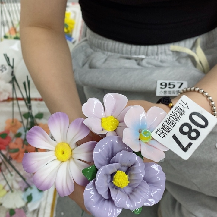 摆件陶瓷材料加工