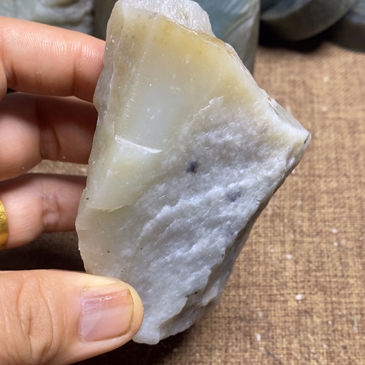 和田玉（糖玉）未镶嵌挂件