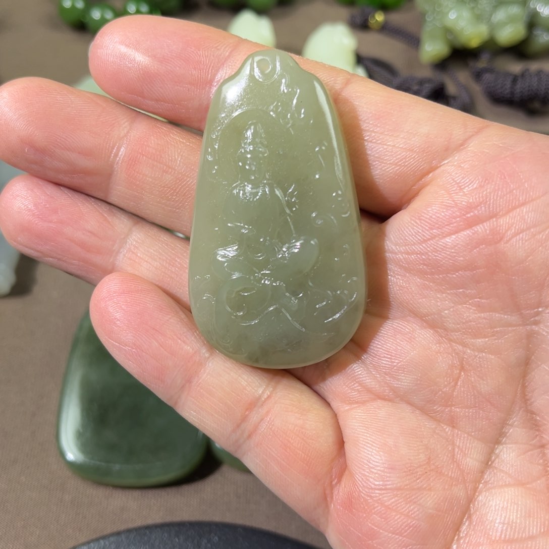 和田玉未镶嵌颈饰