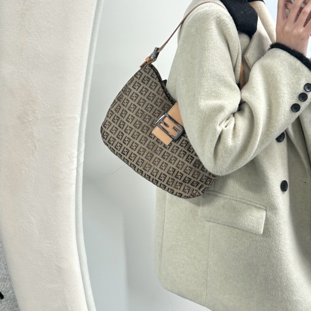 95新 FENDI/芬迪 YFF103/单肩包