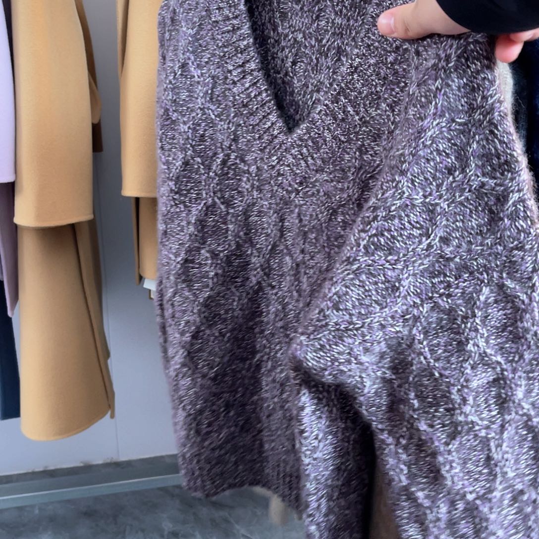 紫色 花纱 V领 羊绒衫