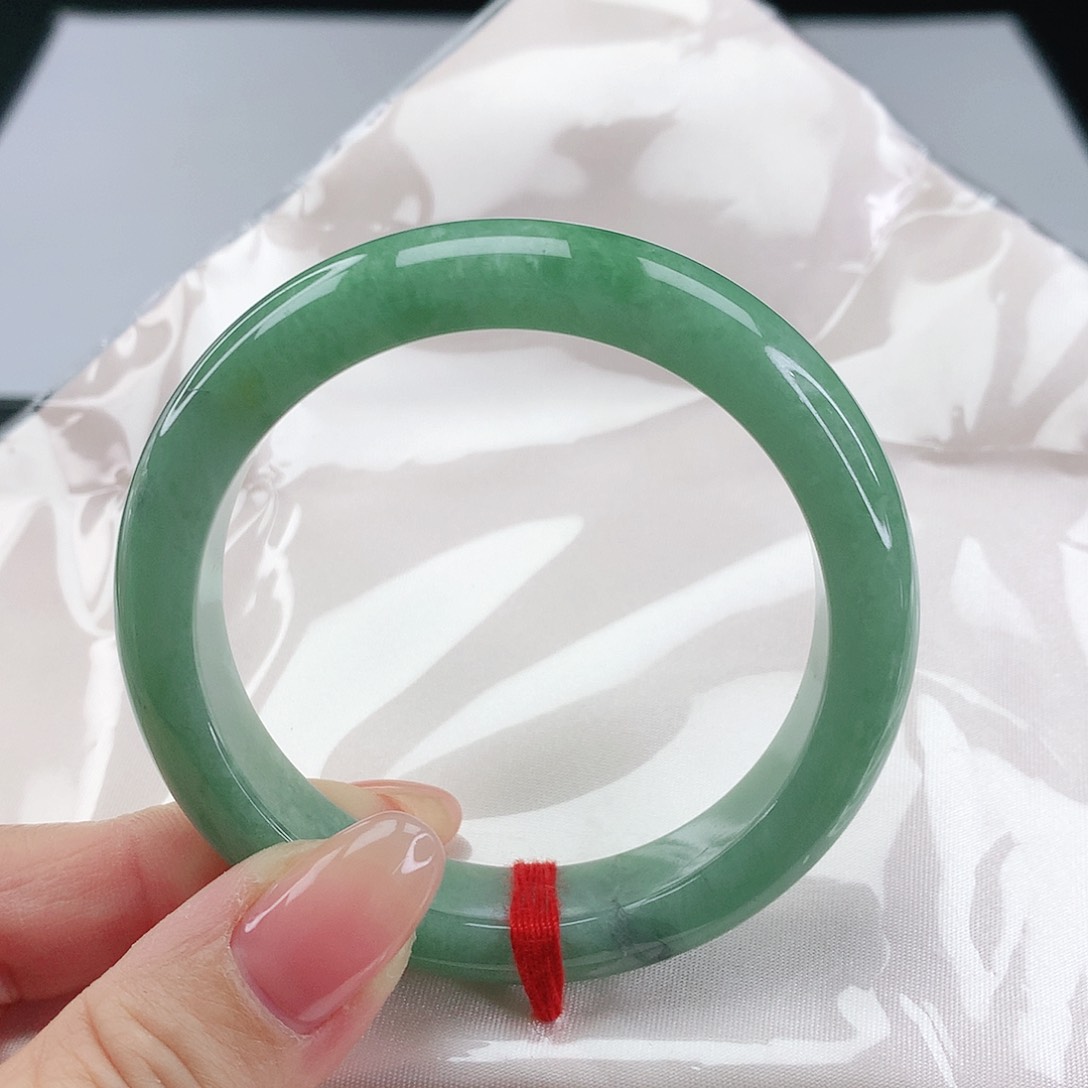 翡翠手镯未镶嵌?*翡翠224