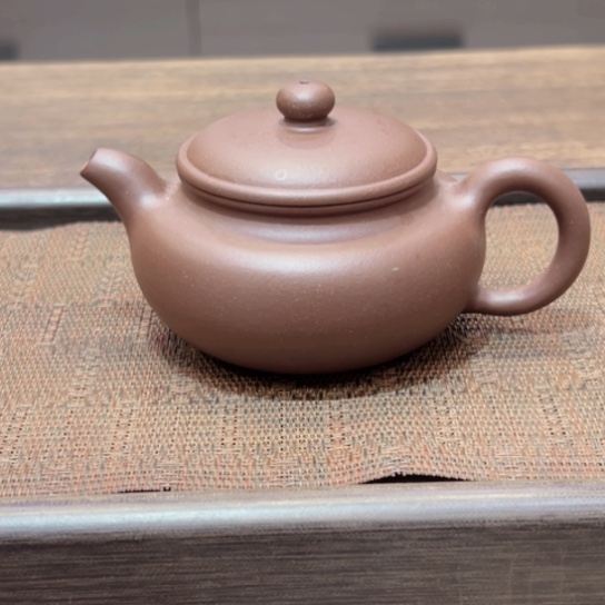 紫砂茶壶黄龙山原矿底槽清半手工。