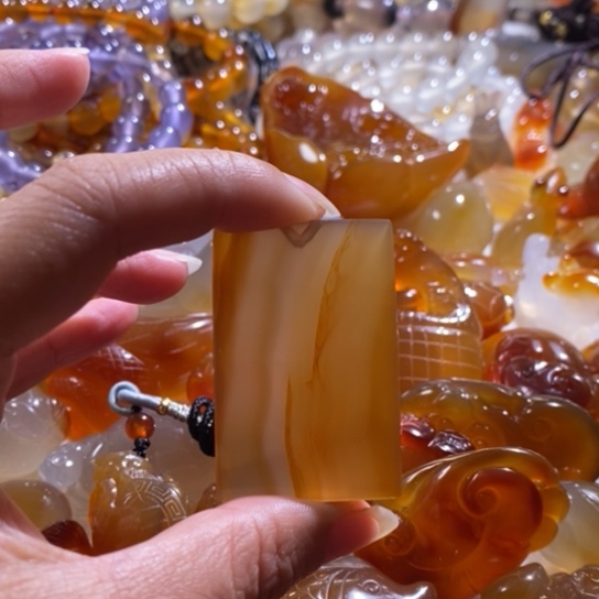 玛瑙/玉髓玛瑙吊坠未镶嵌