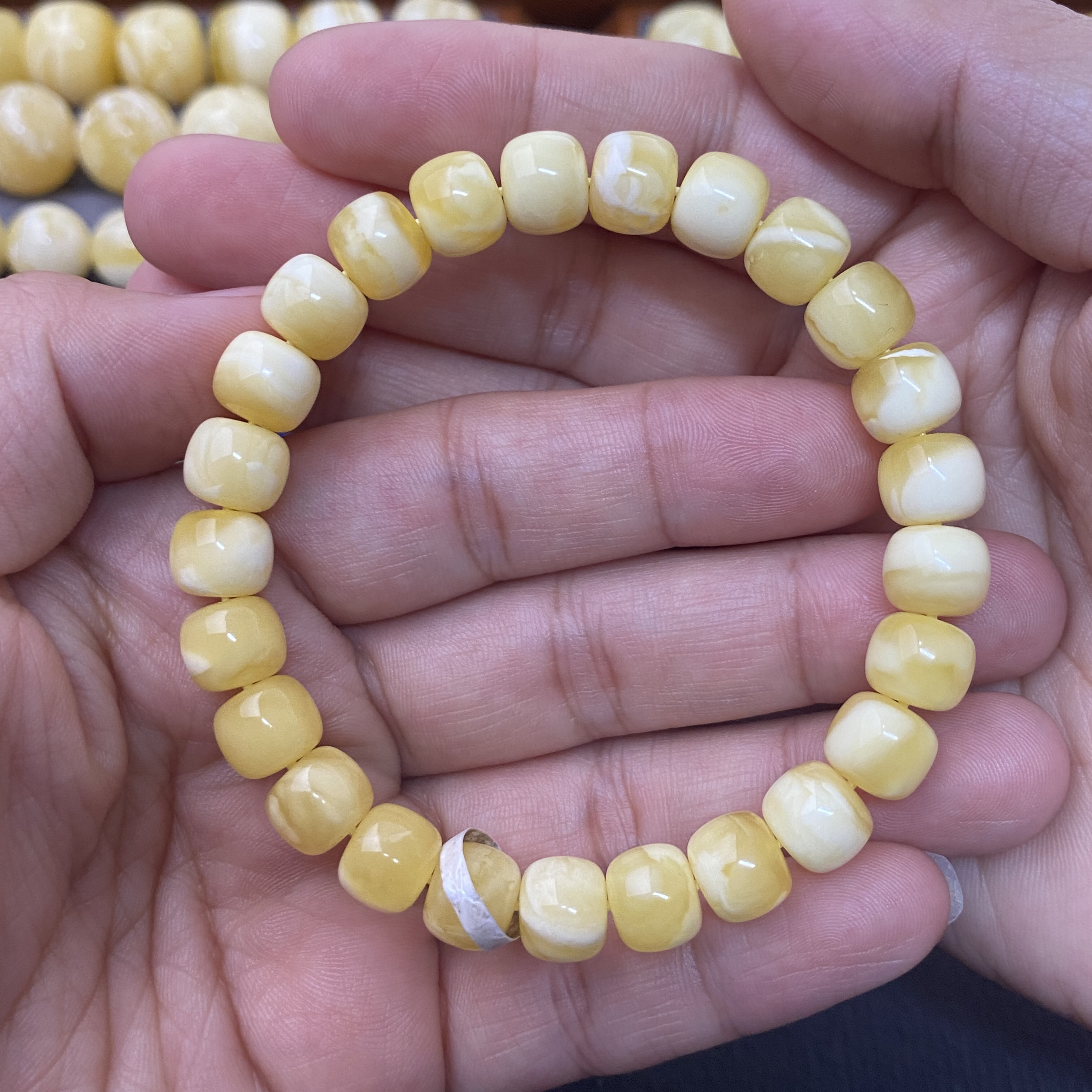 8.7mm蜜蜡手串精工老型金白妖花浓蜡圈口16.5cm天然原矿俄料6221