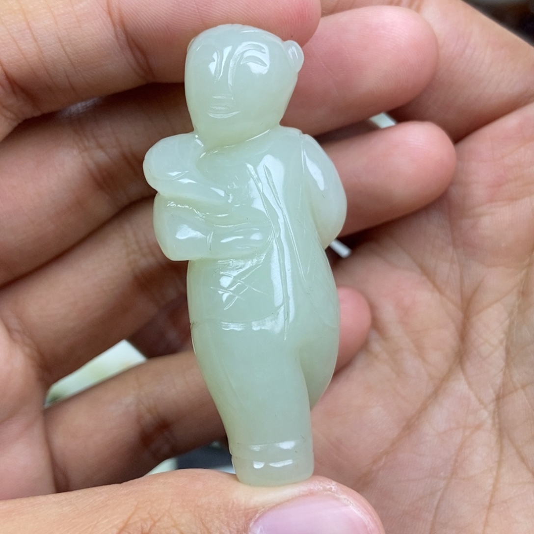 和田玉未镶嵌把件