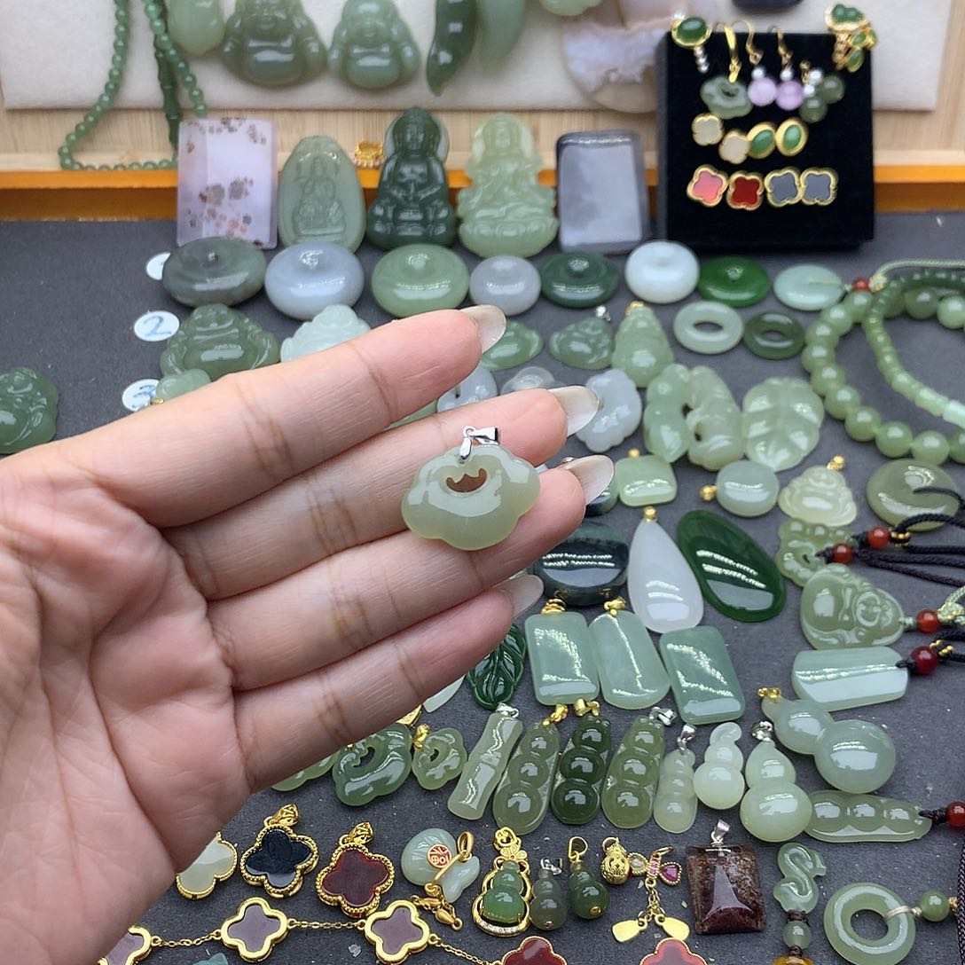 和田玉吊坠(不含链)未镶嵌