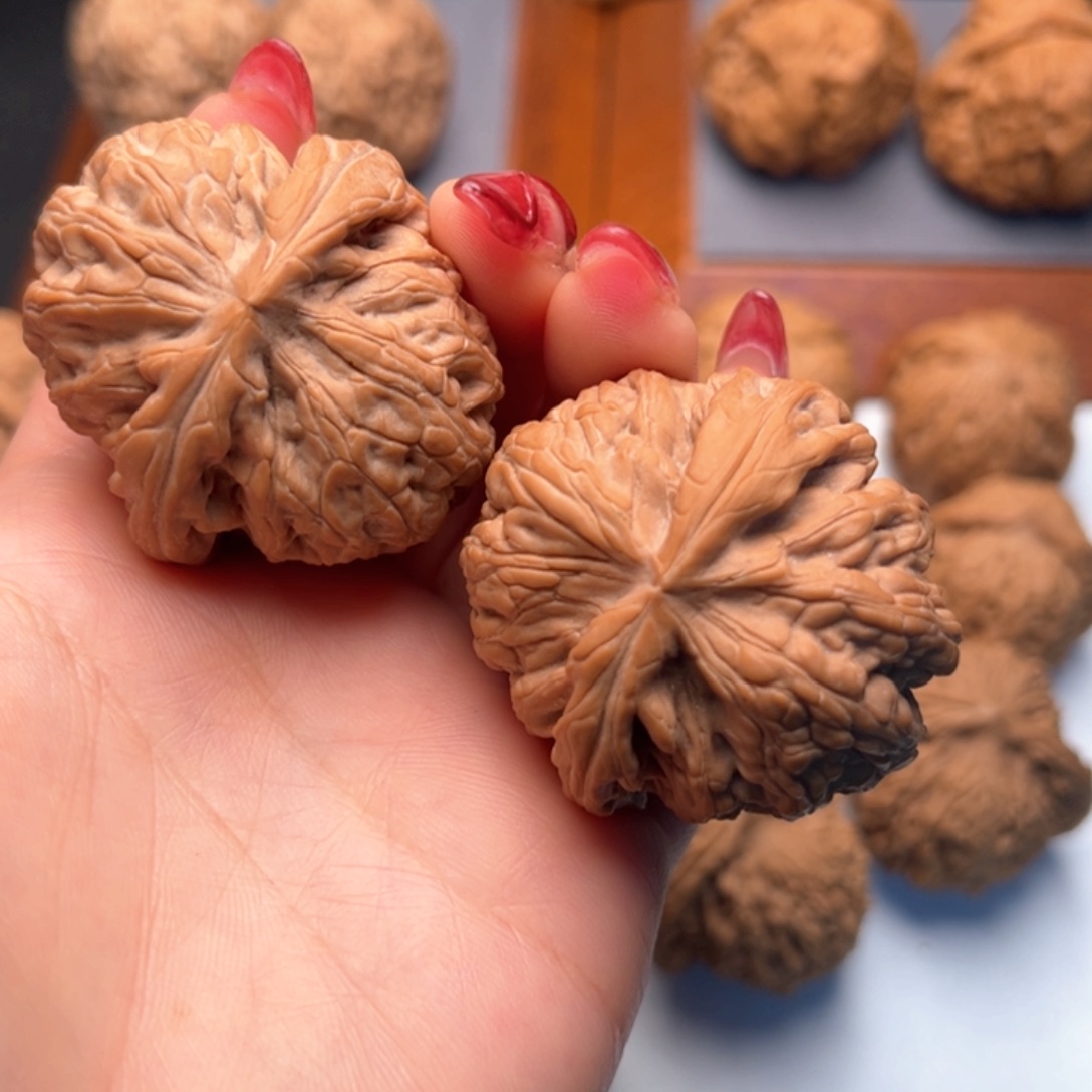 文玩核桃把件红锦鲤45