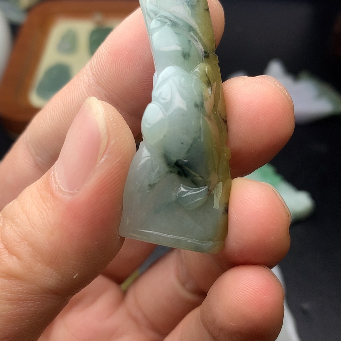 翡翠未镶嵌颈饰翡翠首饰和翡翠珠宝