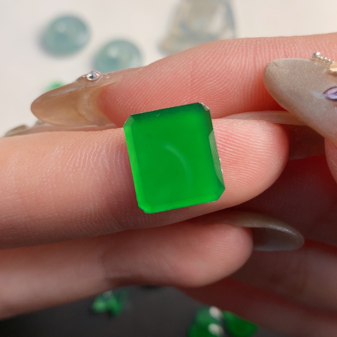 翡翠裸石12.52/11.06/1.8