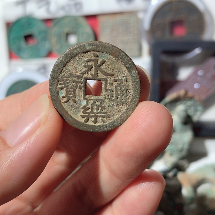 铜现代工艺品钱钱