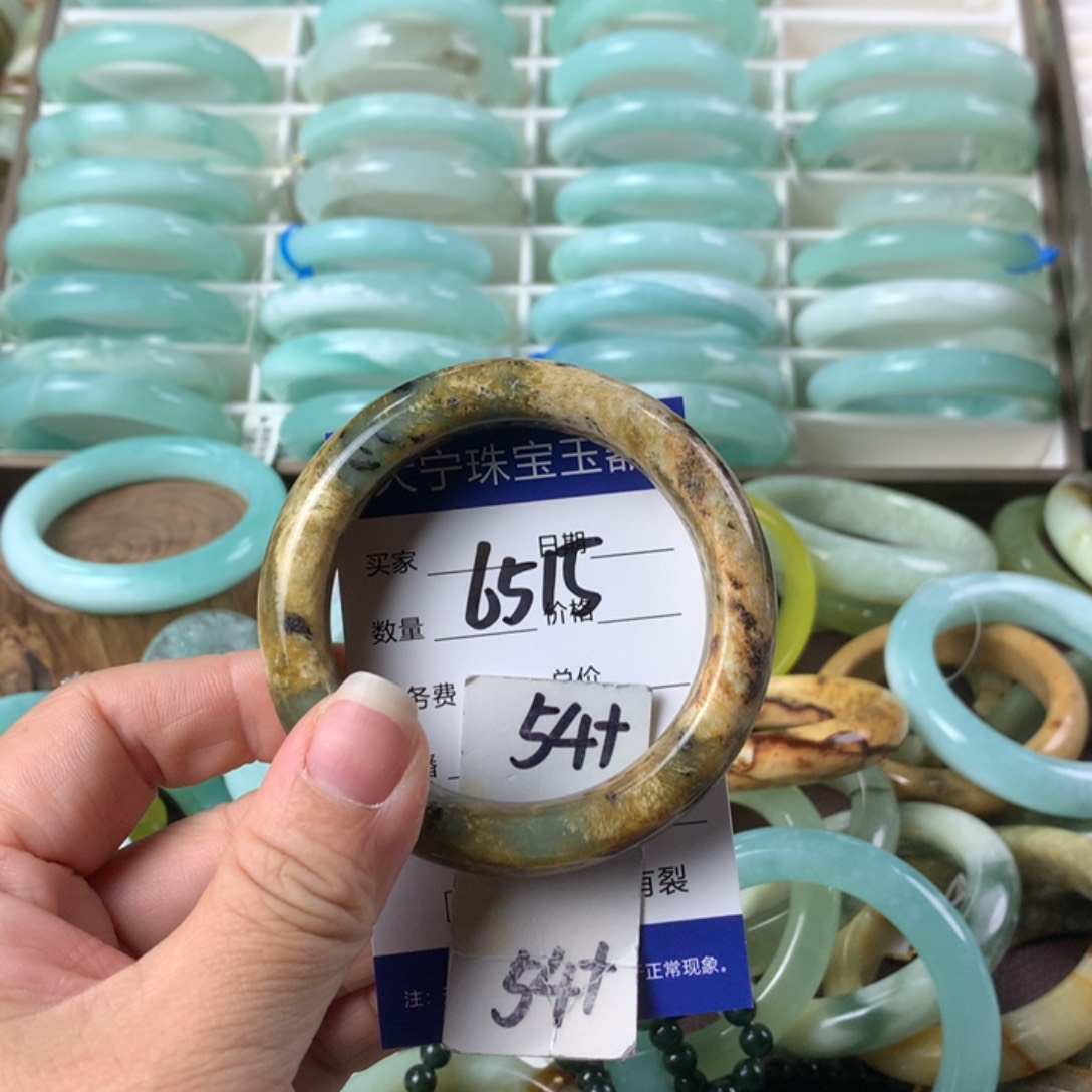 蛇纹石玉手镯未镶嵌6515