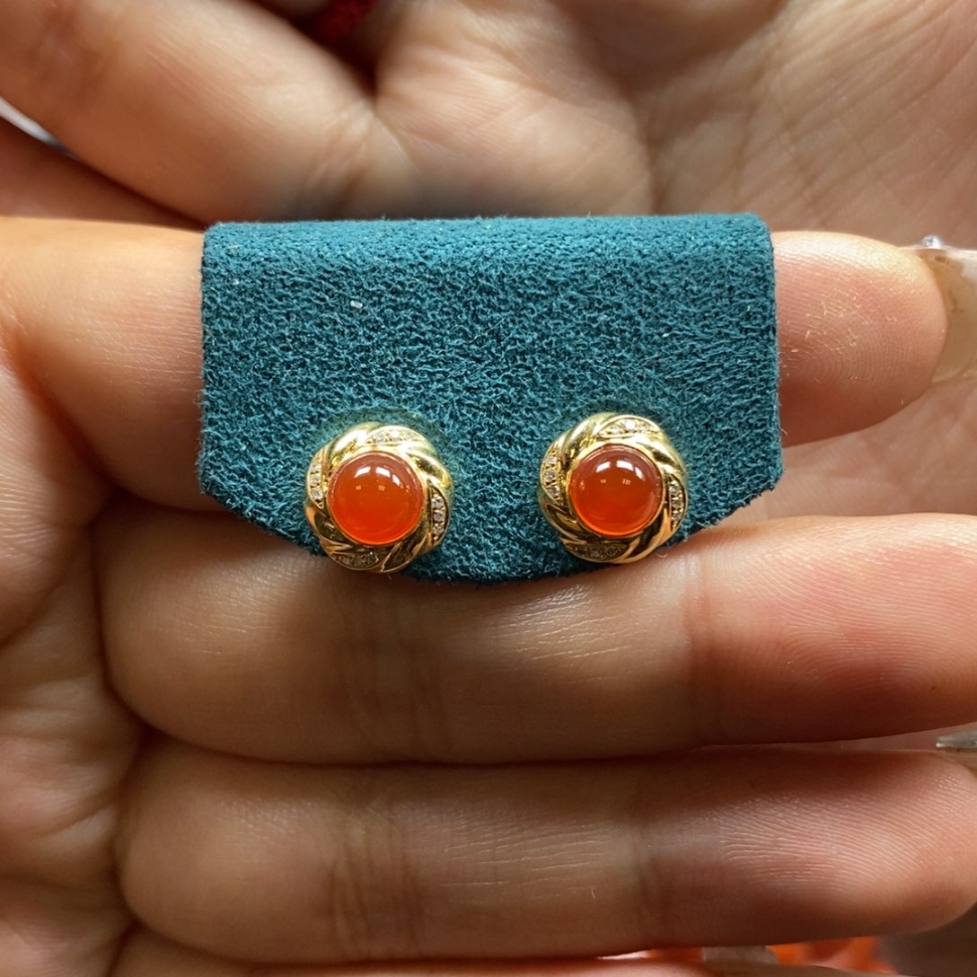 南红玛瑙18K金镶嵌耳钉