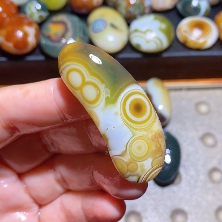 未镶嵌玛瑙/玉髓珠宝半成品110