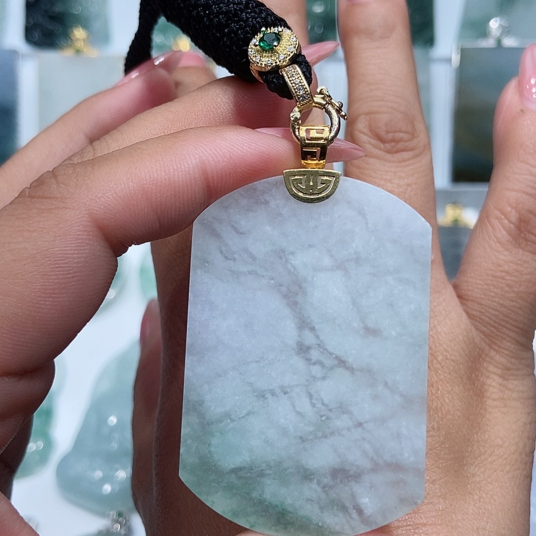 翡翠颈饰18K金镶嵌缅甸