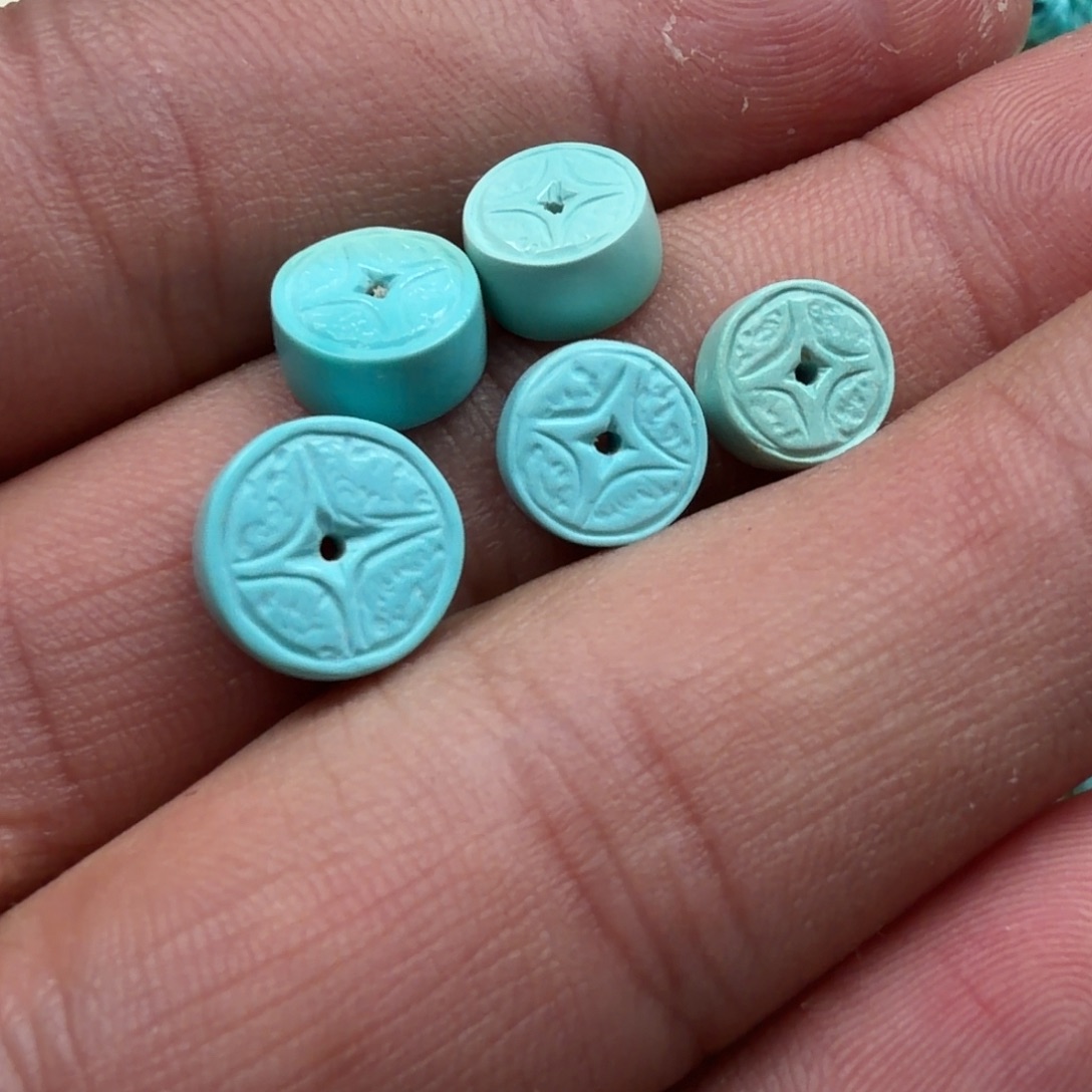 雪***宝绿松石未镶嵌珠宝半成品