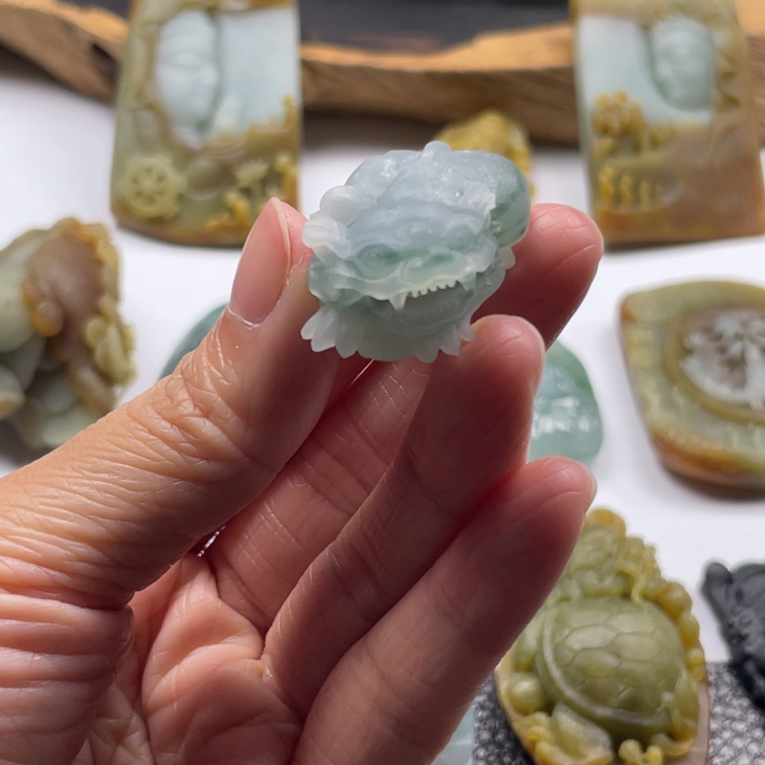 定制翡翠未镶嵌貔貅