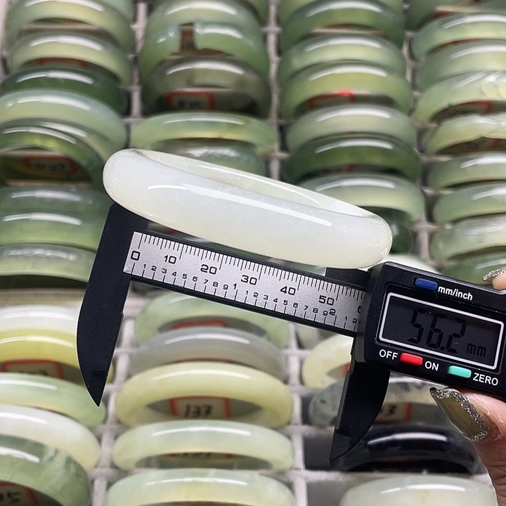 蛇纹石玉未镶嵌手镯149