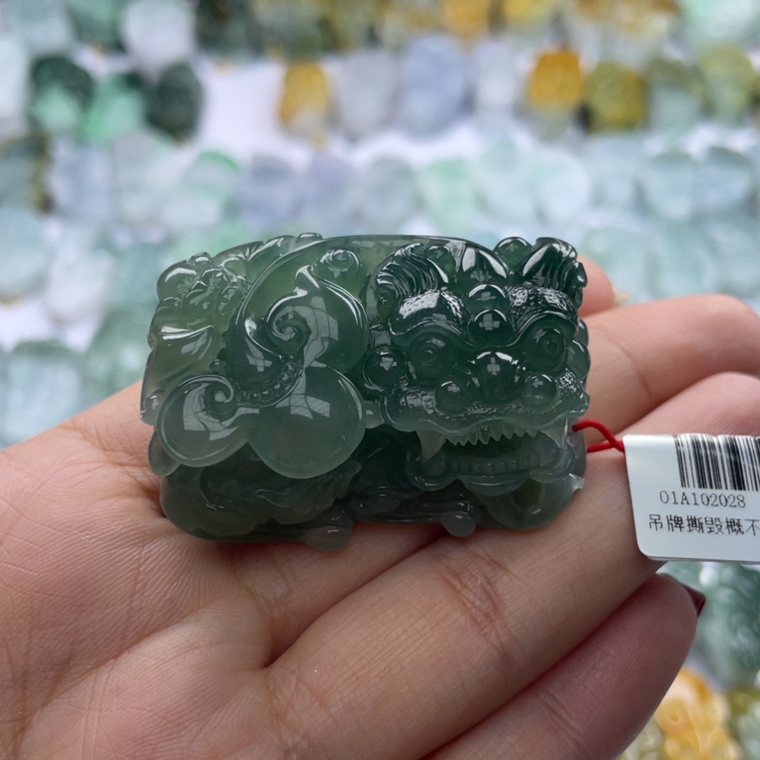 翡翠颈饰未镶嵌貔貅