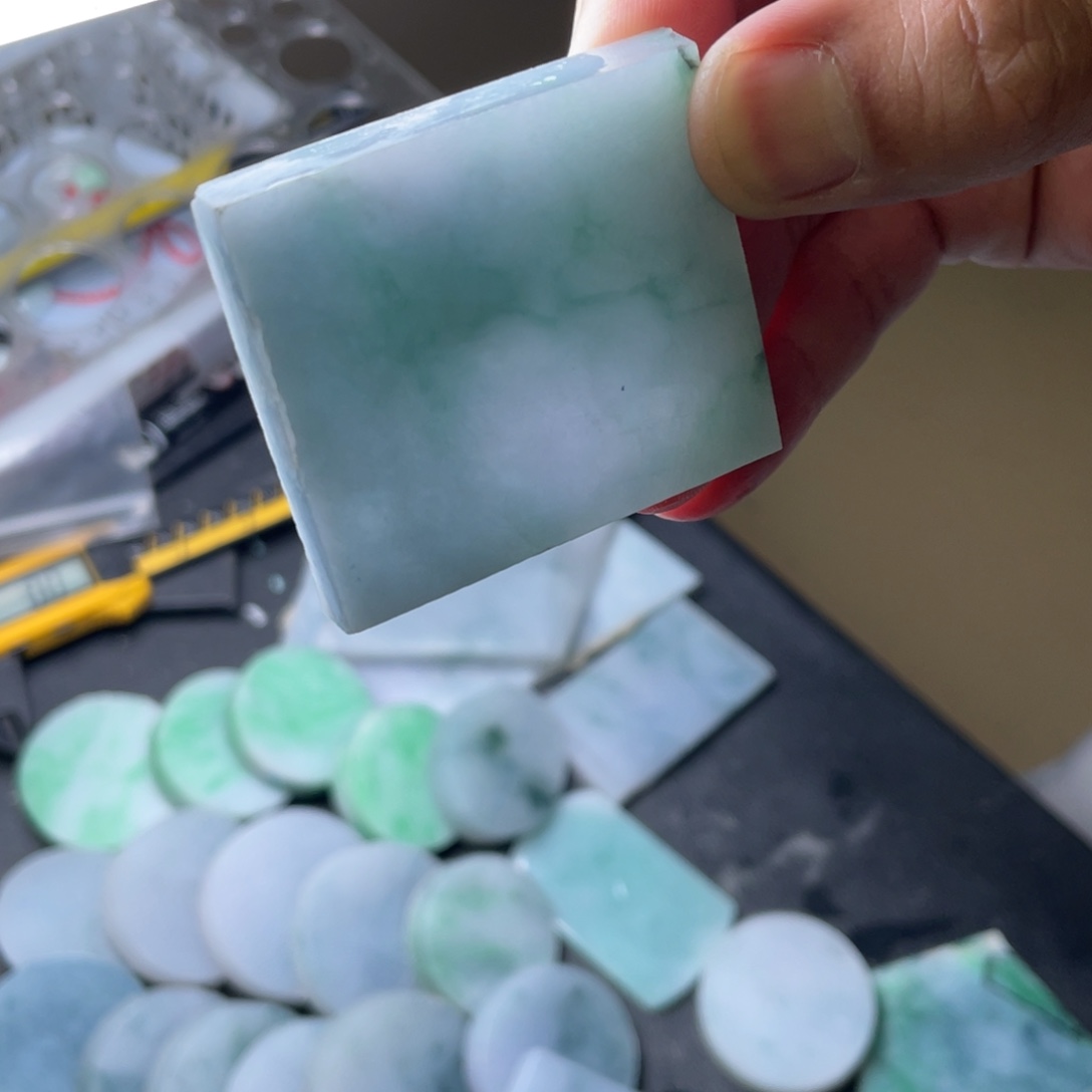 未镶嵌定制翡翠  