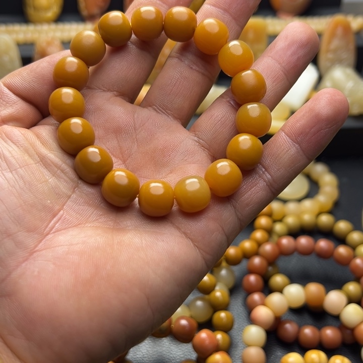 9***哥石英质玉未镶嵌手串